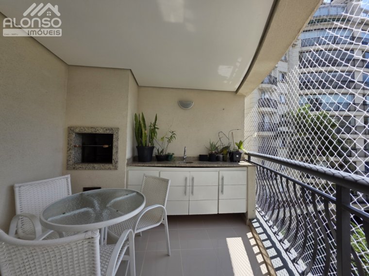 Apartamento em Cidade São Francisco São Paulo SP