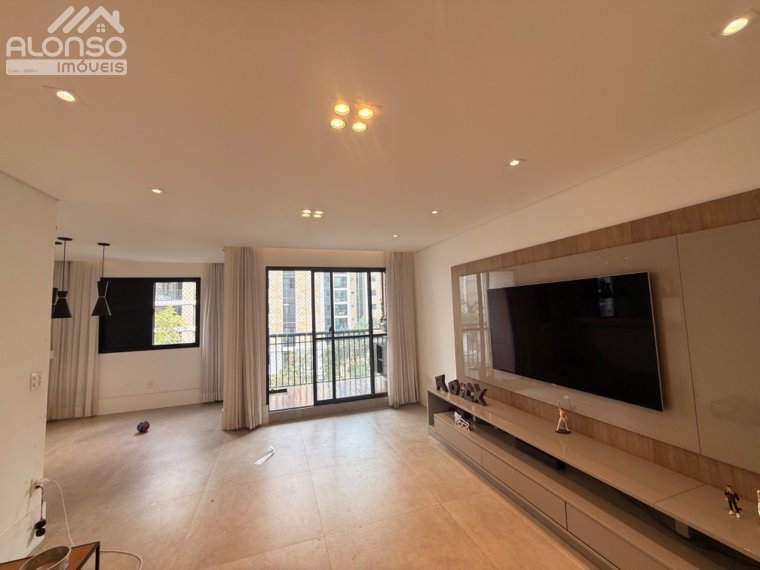 Apartamento em Cidade São Francisco São Paulo SP