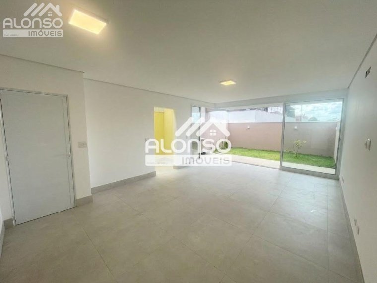 Casa em Jardim Semiramis Cotia SP