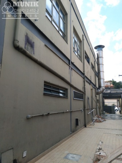 Excelente Prédio Comercial com boa infra estrutura para  instalar sua empresa. Venha CONHECER!!!