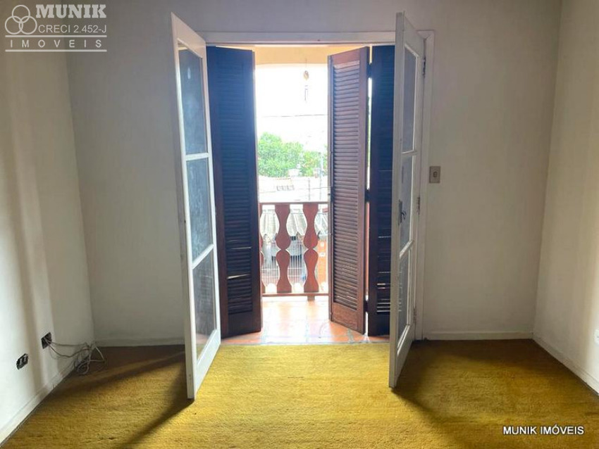 SOBRADO 3 DORMS. 2 VAGAS PROX. AV. OTACILIO TOMANIK