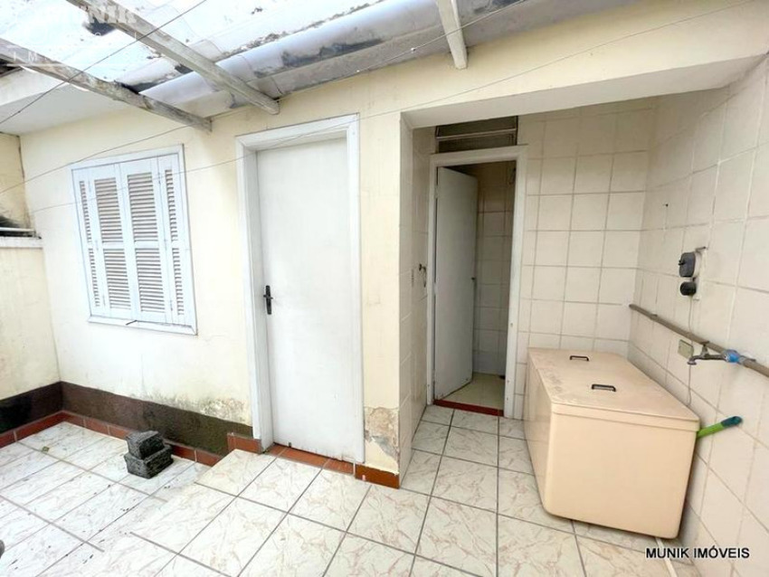 SOBRADO 3 DORMS. 2 VAGAS PROX. AV. OTACILIO TOMANIK