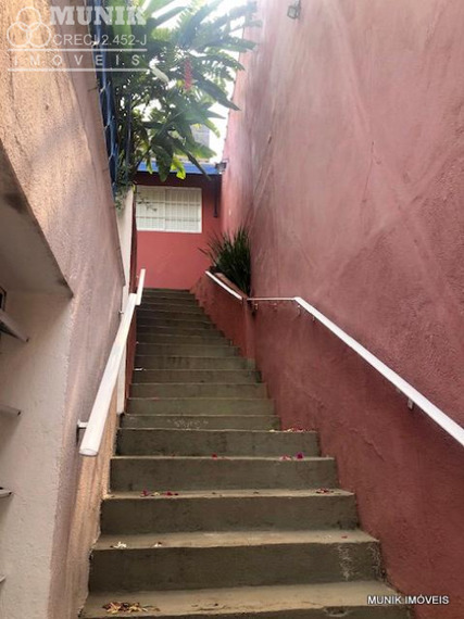 SOBRADO COM CASA TÉRREA NOS FUNDOS NA VILA UNIVERSITÁRIA