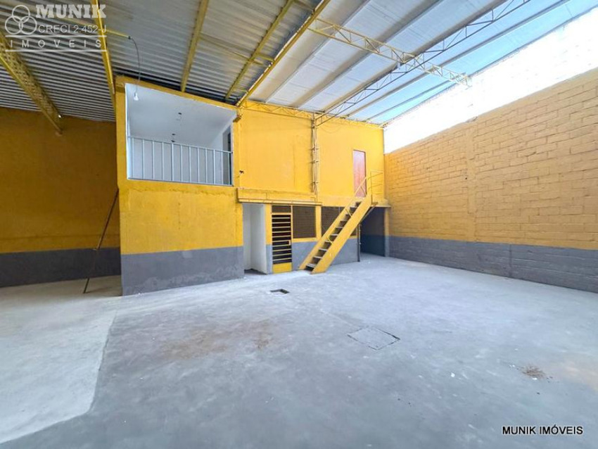 GALPÃO DE 300,00M² NO JD. BOM REFÚGIO