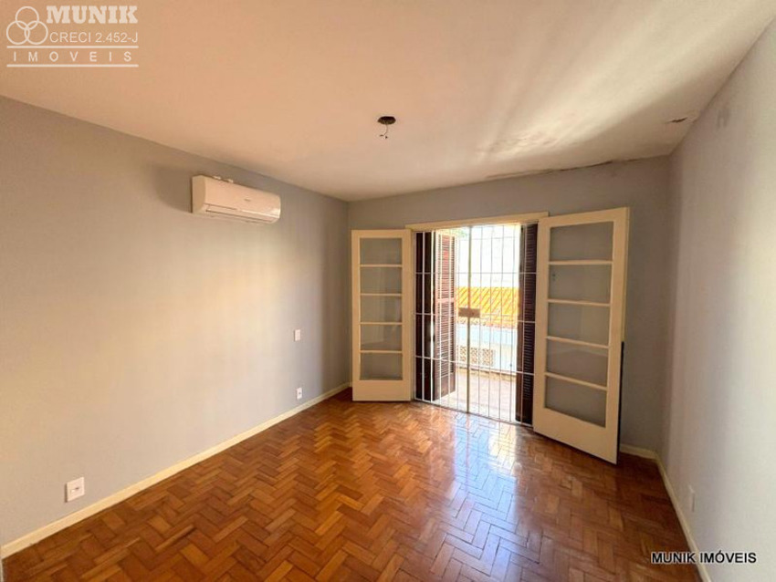 SOBRADO 3 DORMS. 4 VAGAS NO JD. BONFIGLIOLI