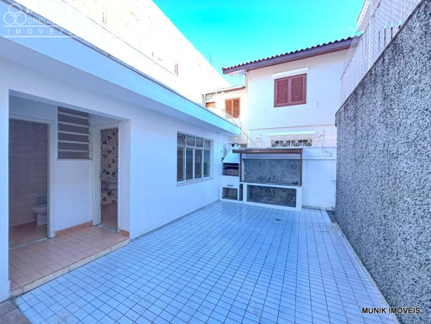 SOBRADO 3 DORMS. 4 VAGAS NO JD. BONFIGLIOLI