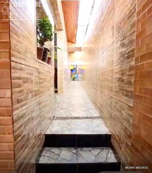 CASA TÉRREA 2 DORMS. 2 VAGAS NO JD. ARPOADOR