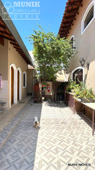 SOBRADO 4 DORMS. 4 VAGAS NO PARQUE IPÊ