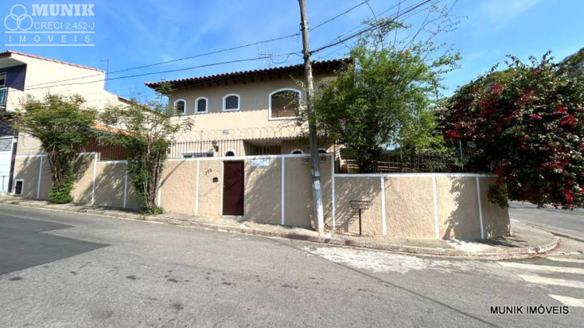 SOBRADO 4 DORMS. 4 VAGAS NO PARQUE IPÊ