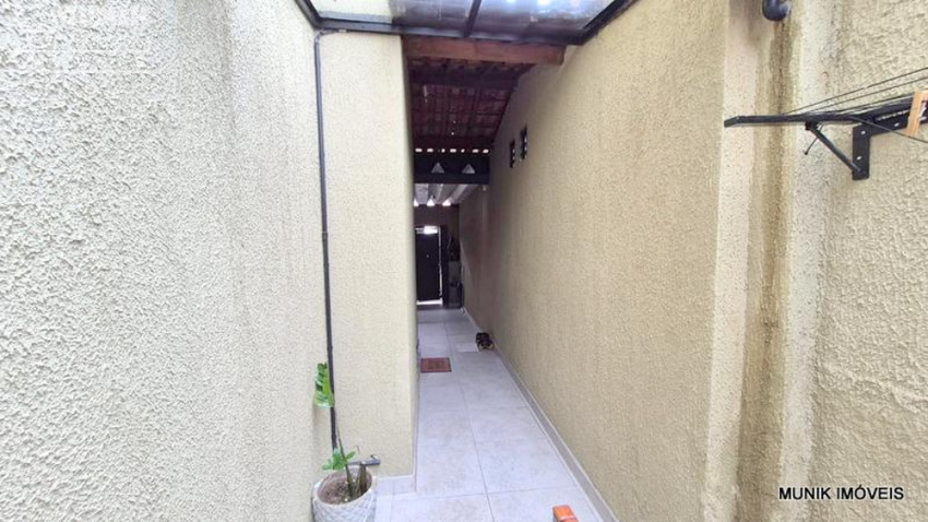 SOBRADO 2 DORMS. 2 VAGAS NO JD. CAMBARA