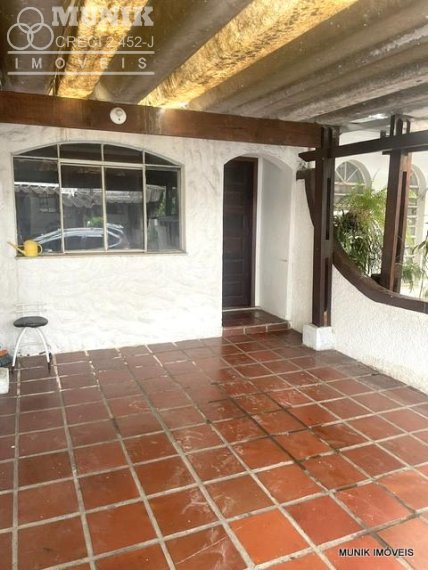 CASA EM CONDOMÍNIO FECHADO 2 DORMS. 1 VAGA NO JD. JUSSARA