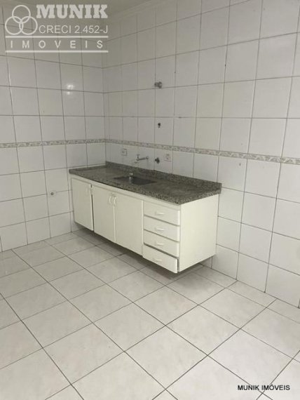 CASA EM CONDOMÍNIO FECHADO 2 DORMS. 1 VAGA NO JD. JUSSARA