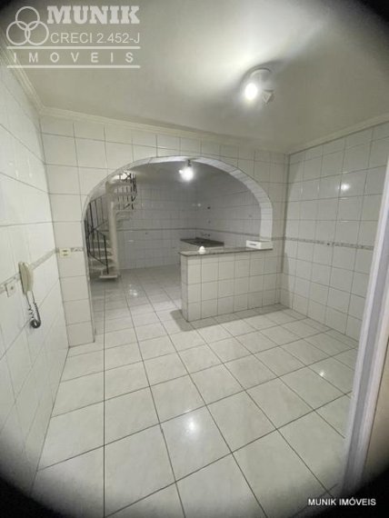 CASA EM CONDOMÍNIO FECHADO 2 DORMS. 1 VAGA NO JD. JUSSARA