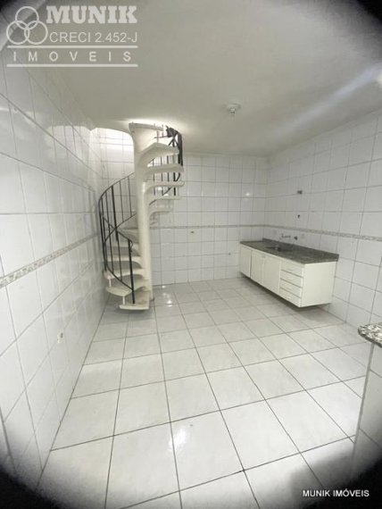 CASA EM CONDOMÍNIO FECHADO 2 DORMS. 1 VAGA NO JD. JUSSARA