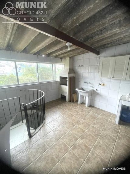 CASA EM CONDOMÍNIO FECHADO 2 DORMS. 1 VAGA NO JD. JUSSARA