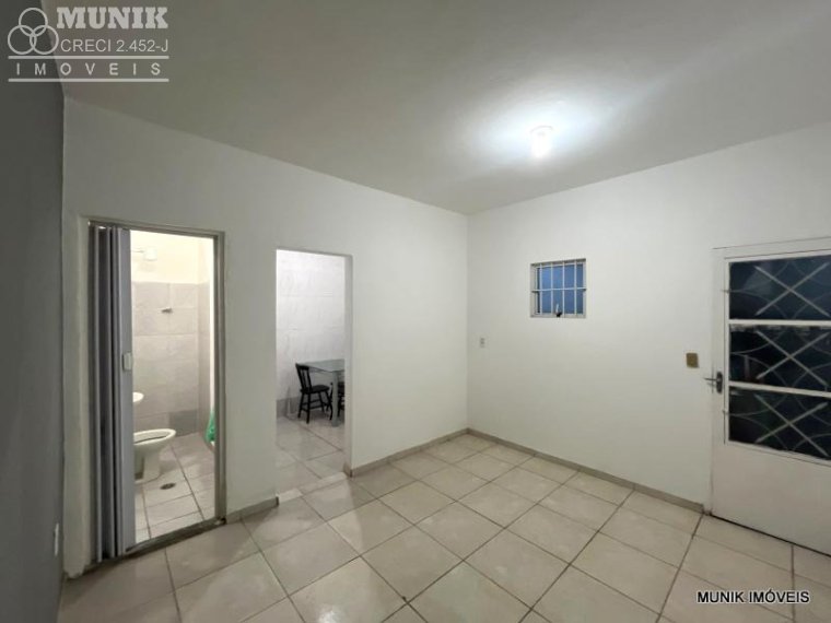 CASA TÉRREA, 30,00M² 1 DORM. COM 2 VAGAS NO JD. LÚCIA