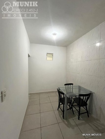 CASA TÉRREA, 30,00M² 1 DORM. COM 2 VAGAS NO JD. LÚCIA