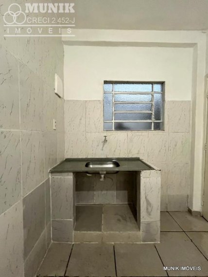 CASA TÉRREA, 30,00M² 1 DORM. COM 2 VAGAS NO JD. LÚCIA