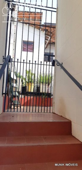 CASA NA VILA SÃO DOMINGOS COM 3 VAGAS DE GARAGEM