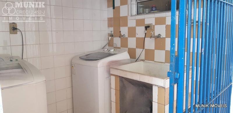 CASA NA VILA SÃO DOMINGOS COM 3 VAGAS DE GARAGEM