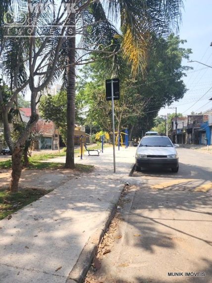 CASA NA VILA SÃO DOMINGOS COM 3 VAGAS DE GARAGEM