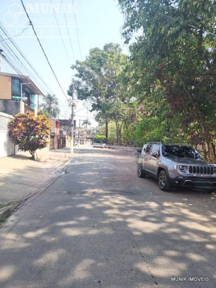 CASA NA VILA SÃO DOMINGOS COM 3 VAGAS DE GARAGEM