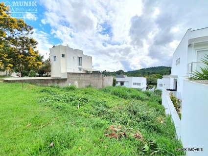 TERRENO NO CONDOMÍNIO GOLF VILLAGE - GRANJA VIANA