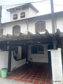 CASA EM CONDOMÍNIO FECHADO 2 DORMS. 1 VAGA NO JD. JUSSARA